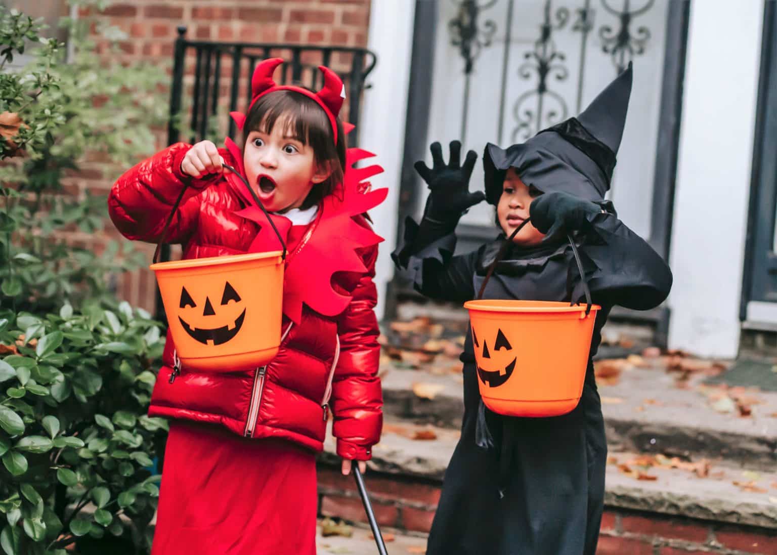 Wear Costume Lenses Safely this Halloween by Following These 4